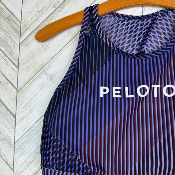 Peloton Array of Color Purple Striped Wear It To Heart WITH Sports Bra - Picture 3 of 9